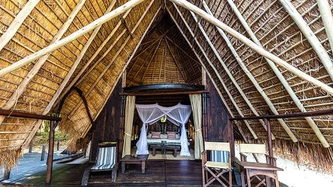 Mango Tree Bandas exterior