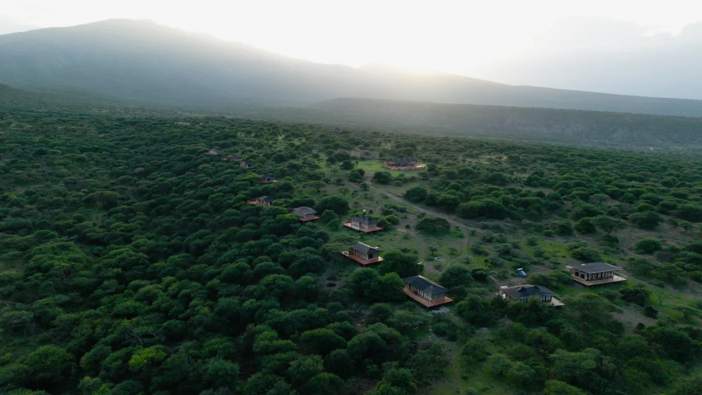 Buitenkant van het kasteel in Ngorongoro in Karatu / Ngorongoro Highlands