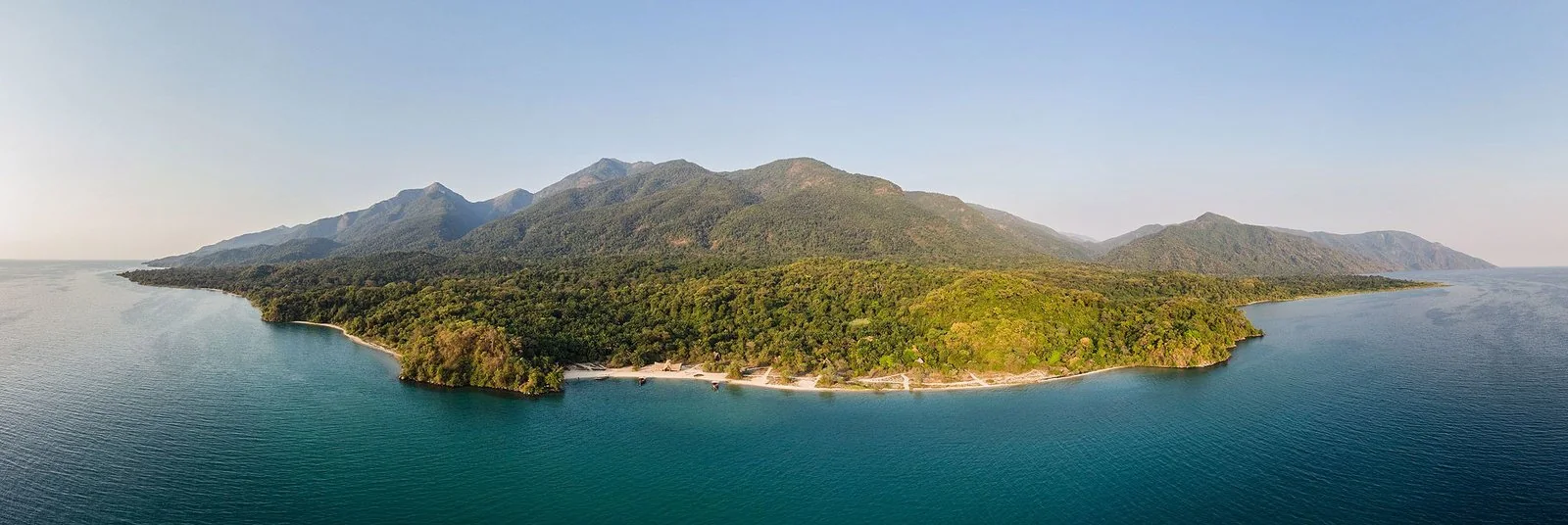 Mahale Mountains lakeshore setting